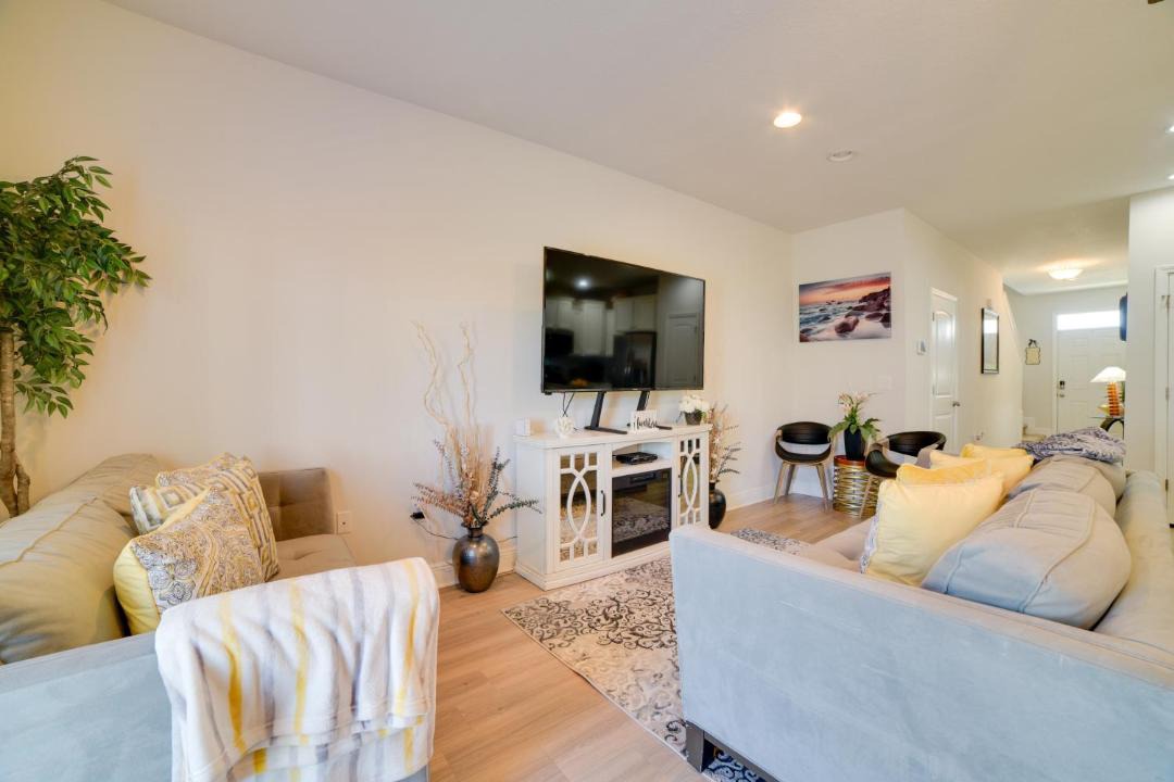 Photo of Livingroom in Upper Grand Lagoon