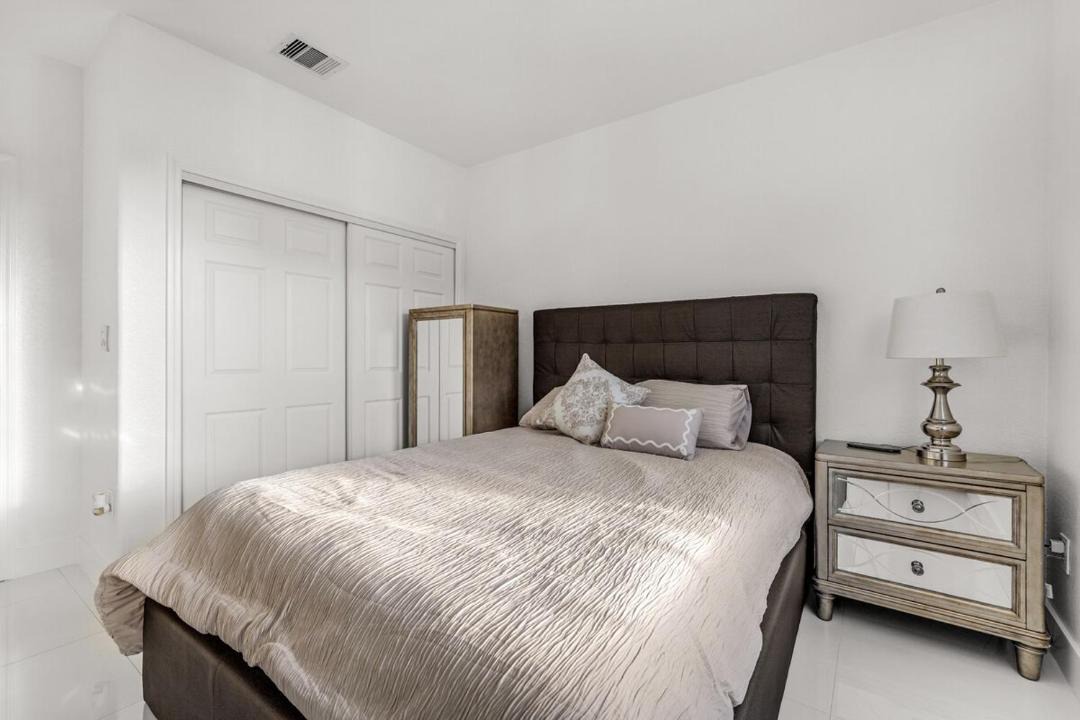 Photo of Bedroom in Tamiami