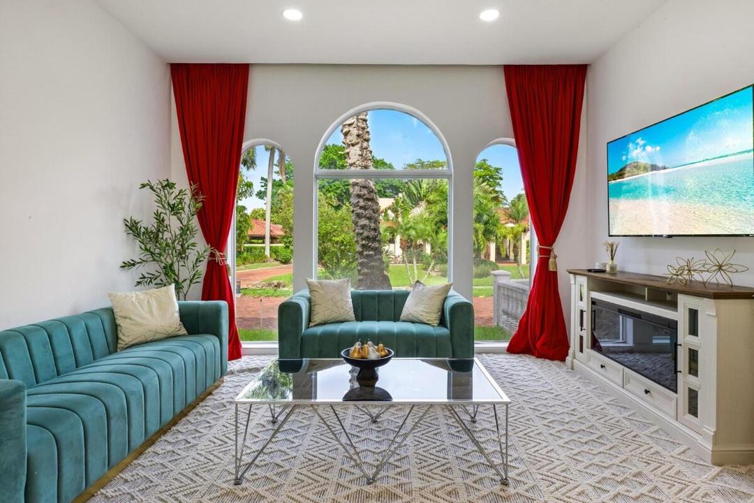Photo of Livingroom in Tamarac