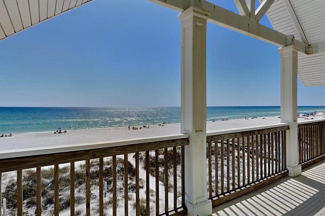 Photo of Patio Balcony in Crescent Beach