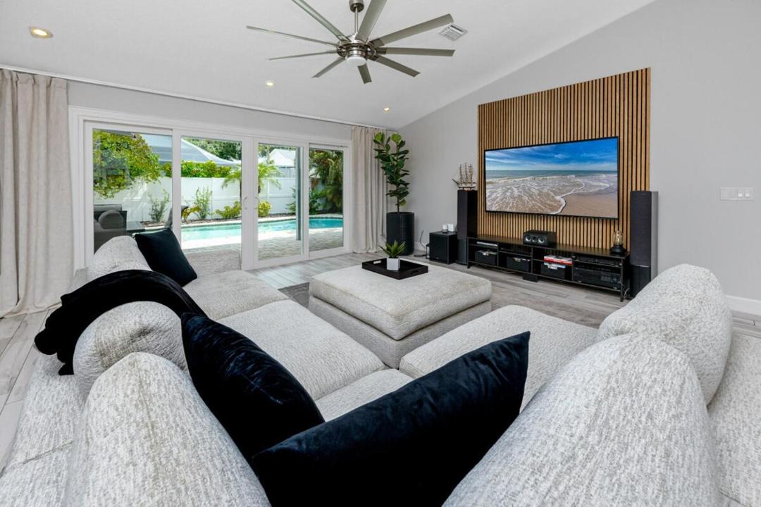 Photo of Livingroom in Palm Harbor