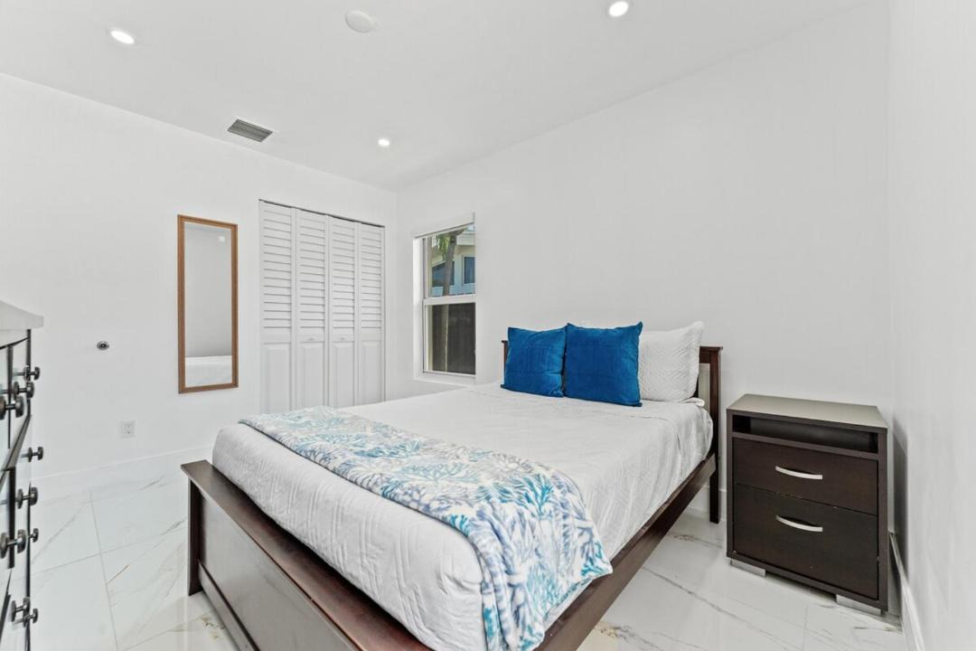 Photo of Bedroom in Middle River Terrace