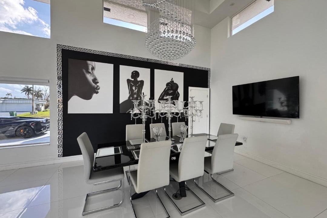 Photo of Livingroom in Tamarac