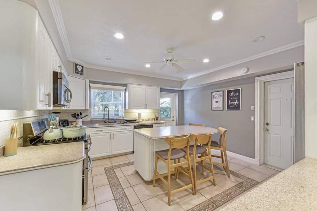 Photo of Kitchen in River Oaks