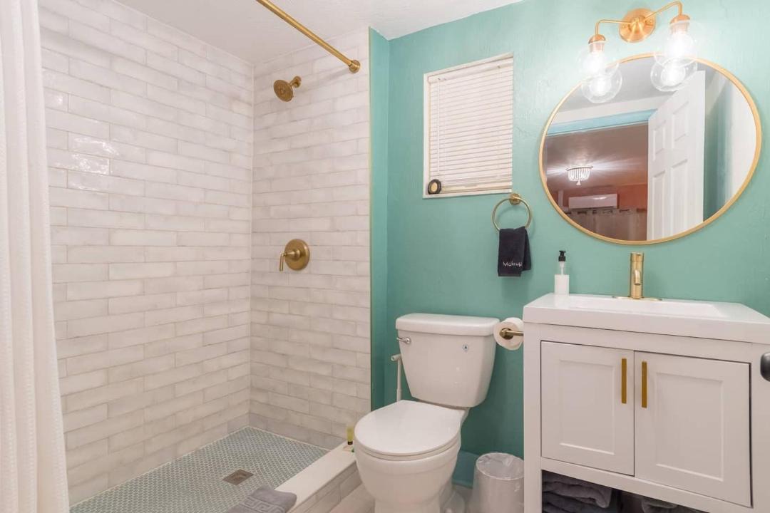 Photo of Bathroom in Smith's Memento