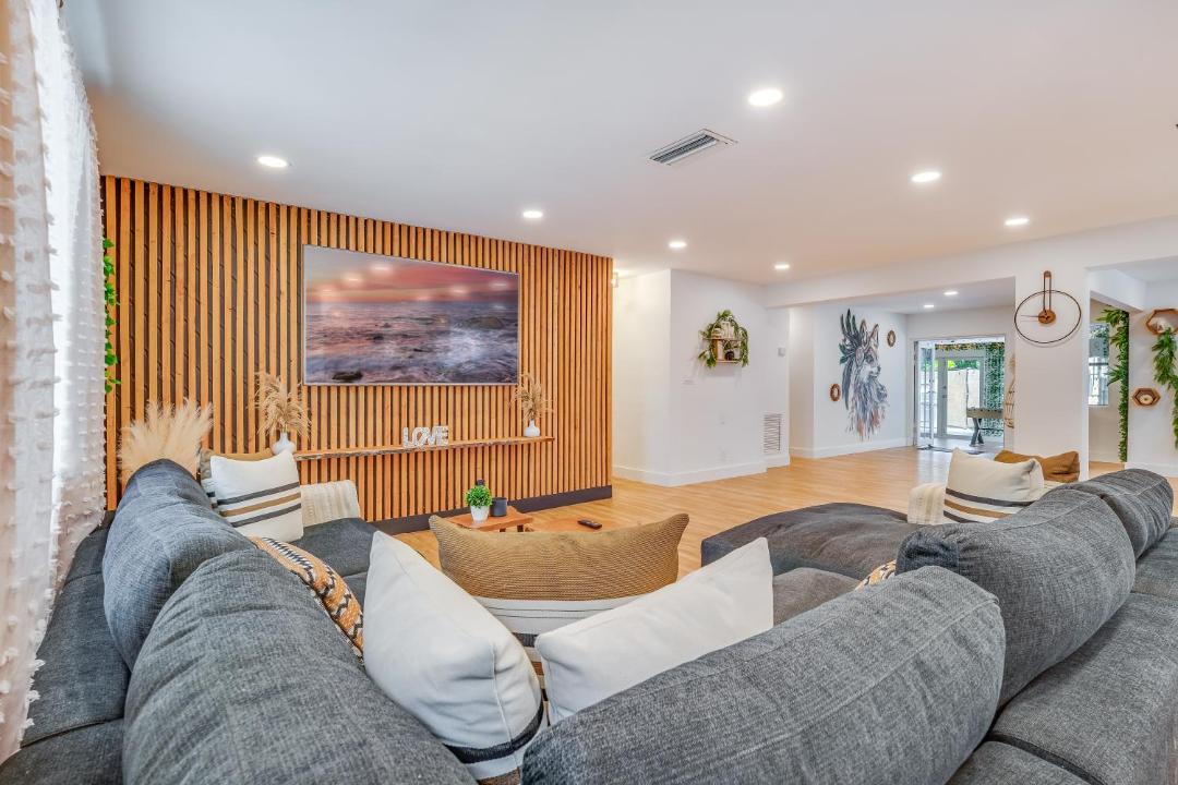 Photo of Livingroom in Central Fort Lauderdale