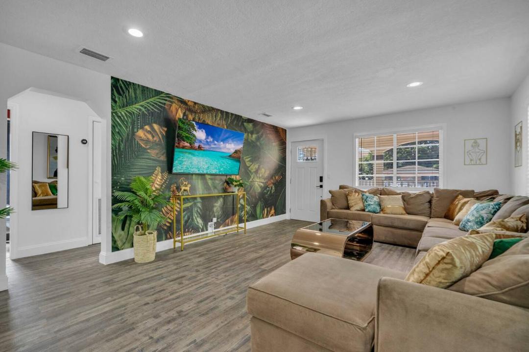 Photo of Livingroom in Allapattah