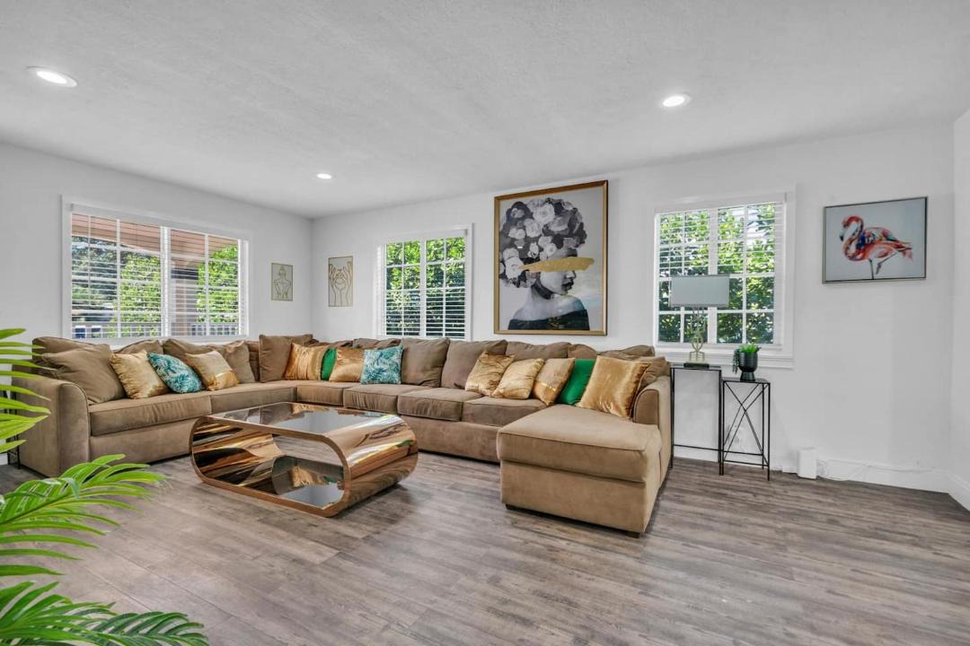 Photo of Livingroom in Allapattah