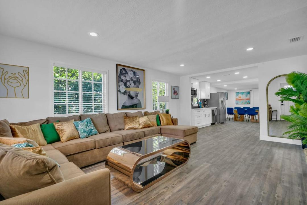 Photo of Livingroom in Allapattah