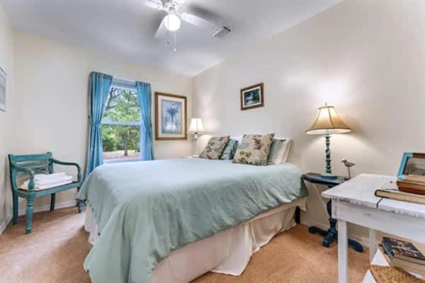 Photo of Bedroom in Eastpoint