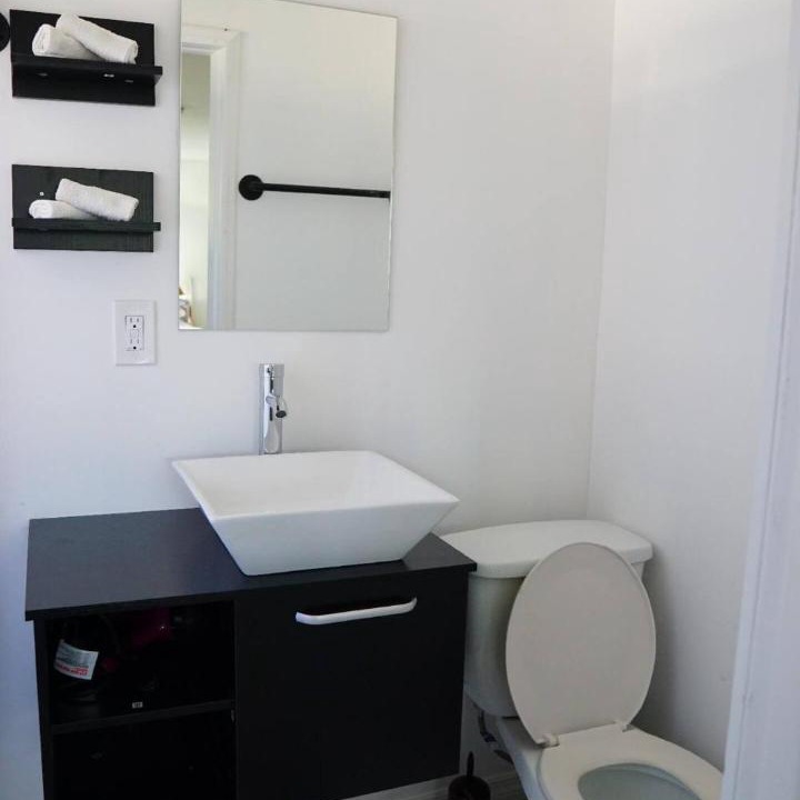 Photo of Bathroom in Carver City - Lincoln Gardens