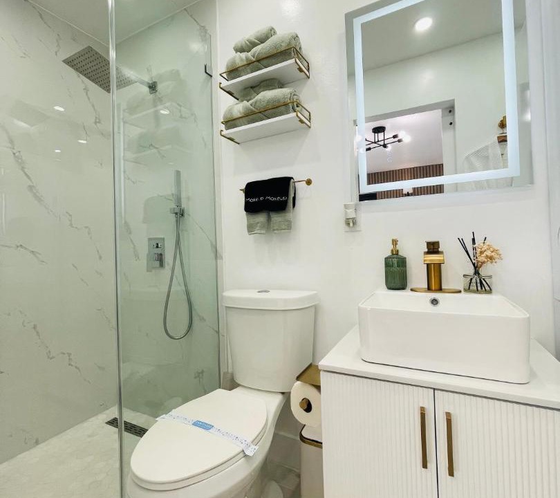 Photo of Bathroom in Allapattah