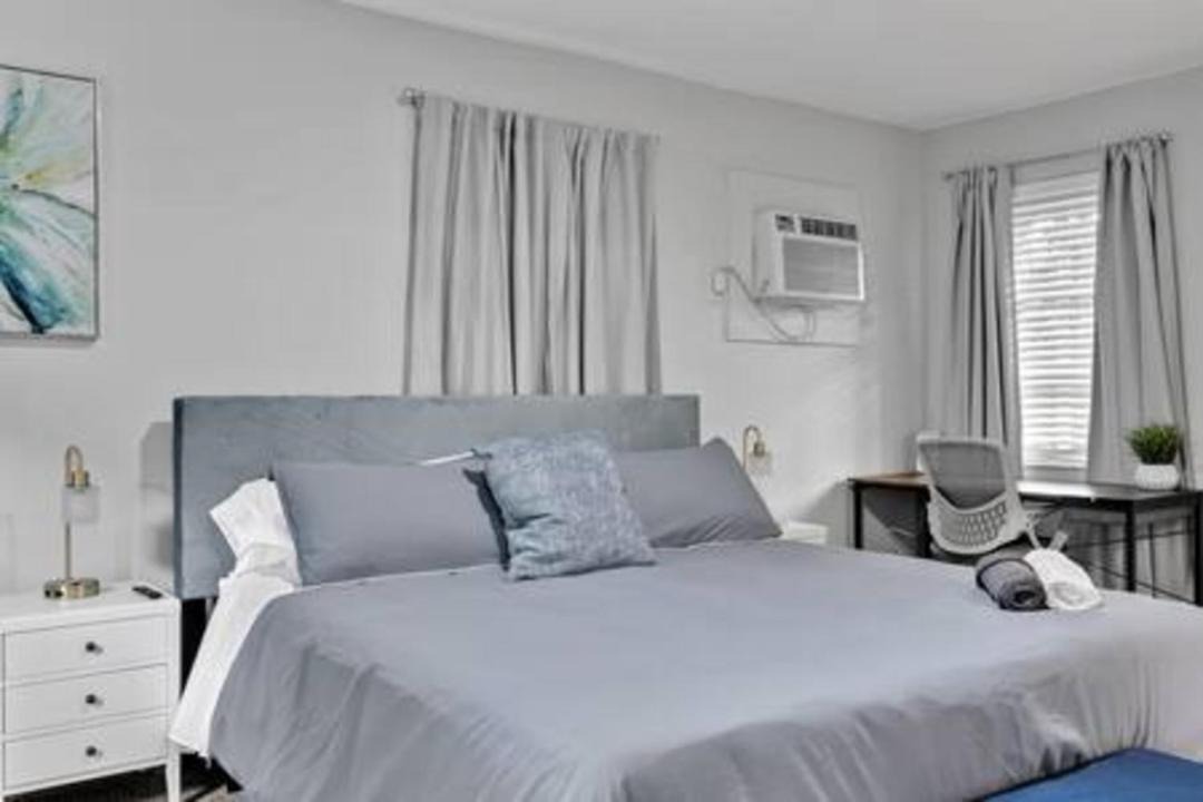 Photo of Bedroom in Miami Shores