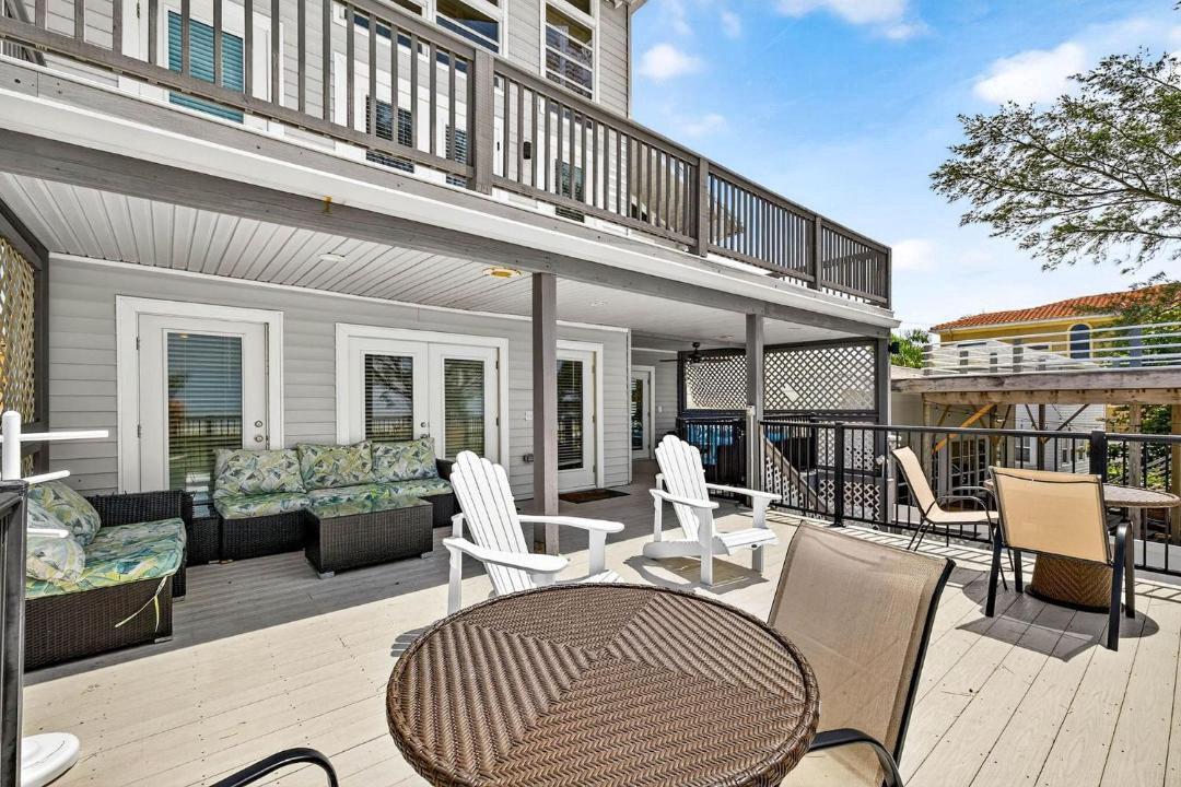 Photo of Patio Balcony in Treasure Island
