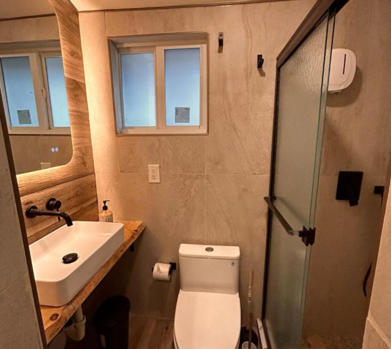 Photo of Bathroom in Allapattah
