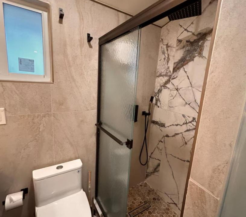 Photo of Bathroom in Allapattah