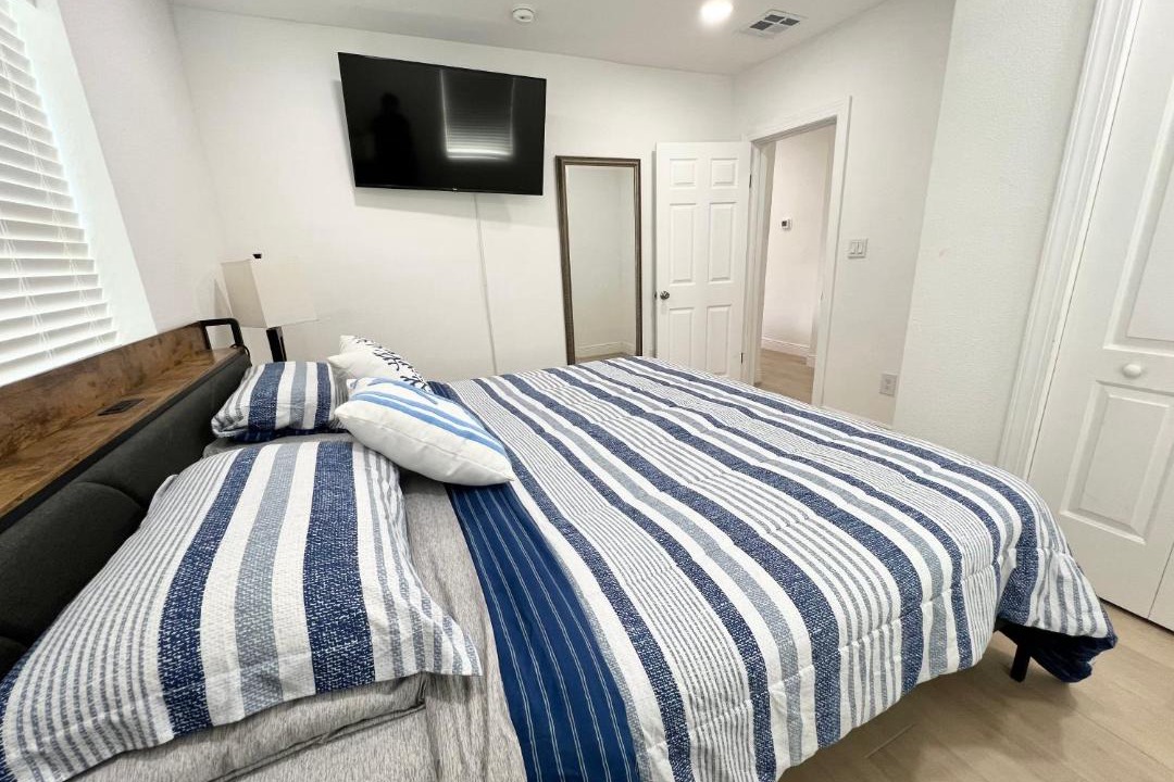 Photo of Bedroom in North Hyde Park