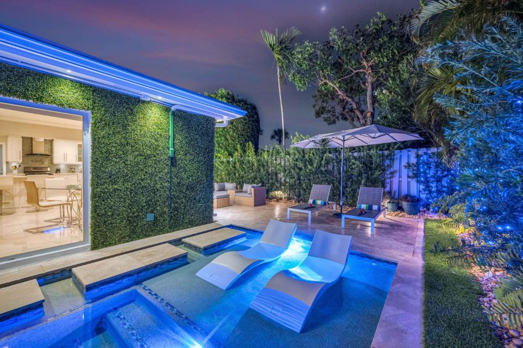Photo of Others in Bel Air