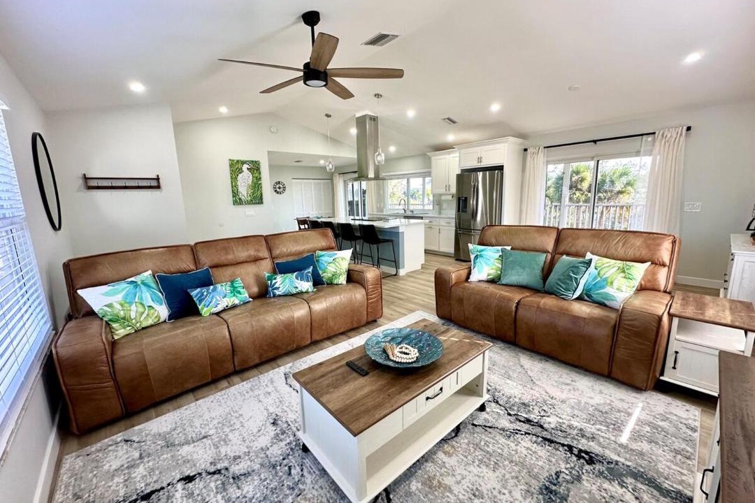 Photo of Livingroom in Alden Pines