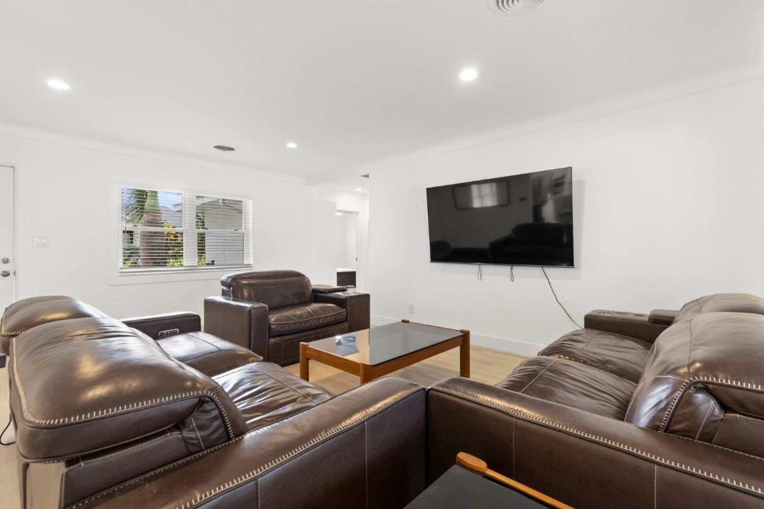 Photo of Livingroom in Snell Isle