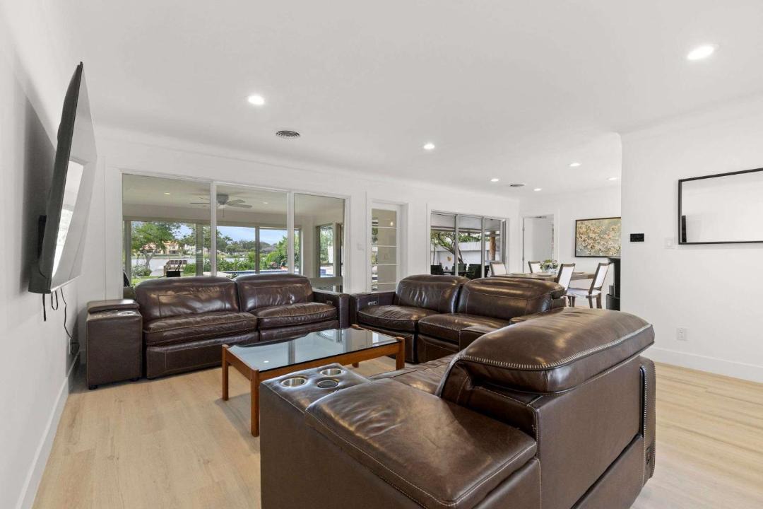 Photo of Livingroom in Snell Isle