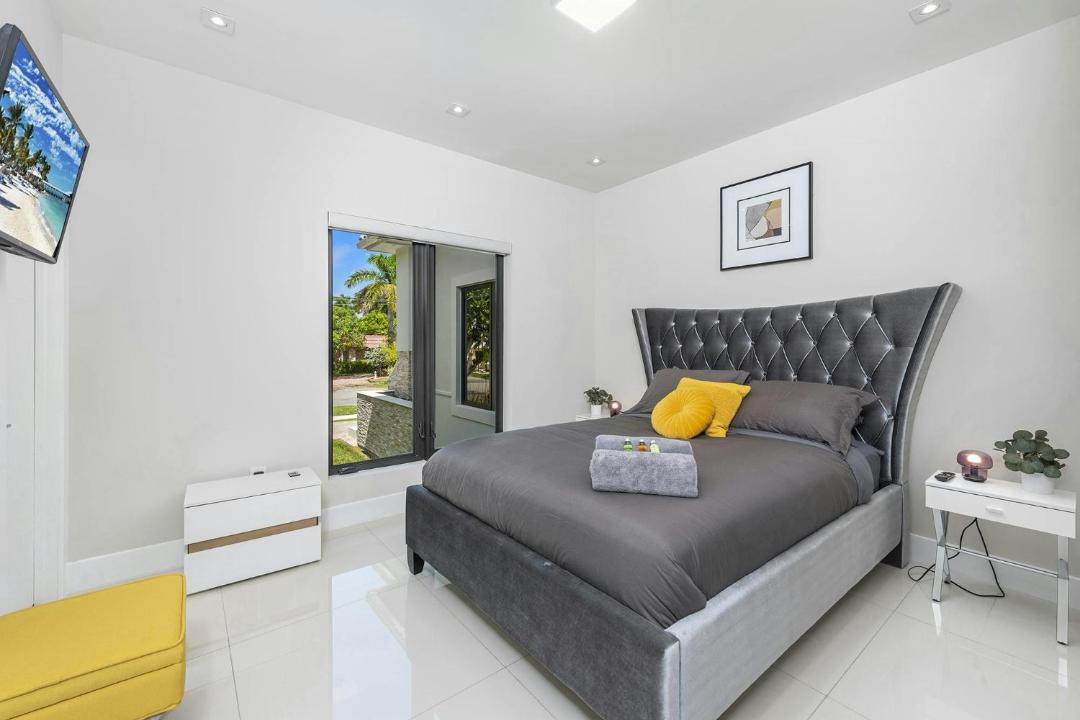 Photo of Bedroom in South Lake