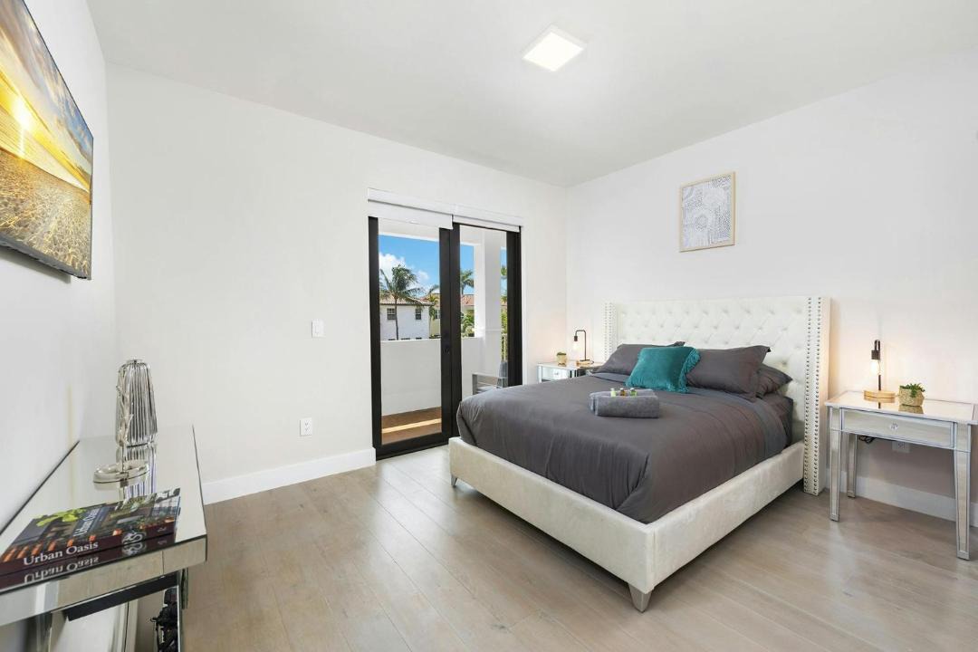 Photo of Bedroom in South Lake