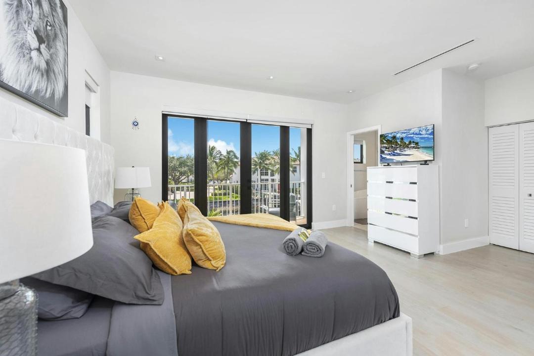 Photo of Bedroom in South Lake