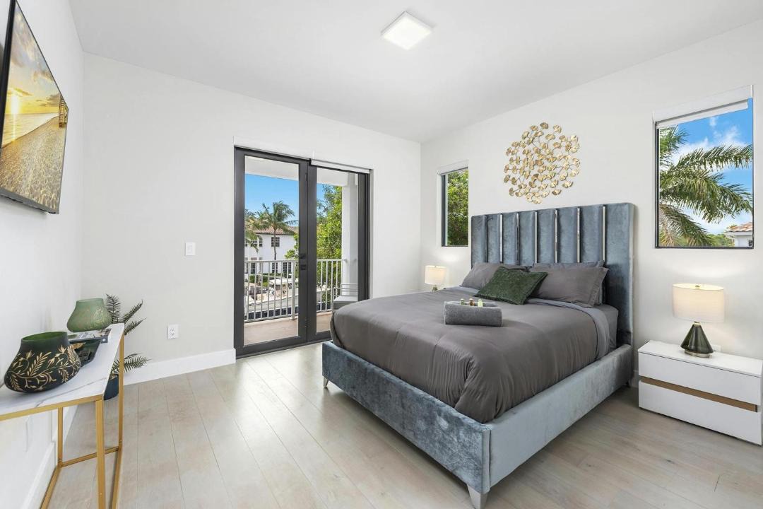 Photo of Bedroom in South Lake