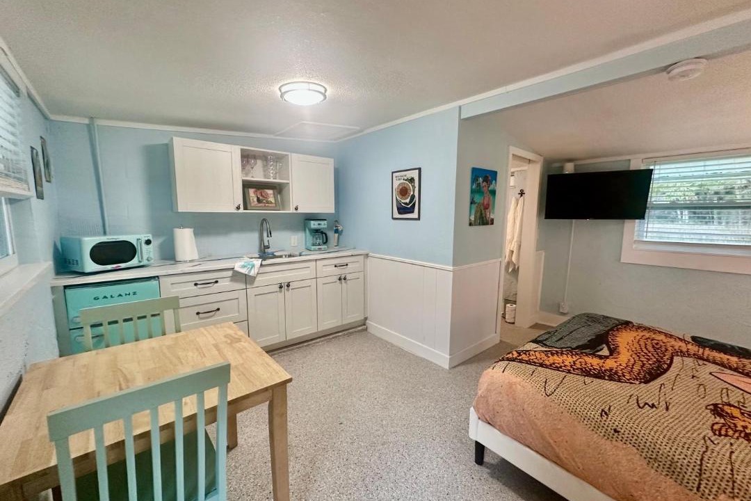Photo of Bedroom in Weeki Wachee Gardens