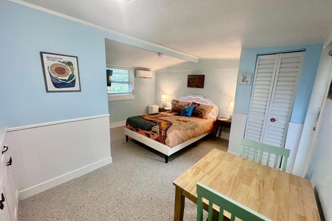 Photo of Bedroom in Weeki Wachee Gardens