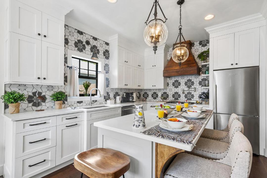 Photo of Kitchen in Old Northwood Historic District