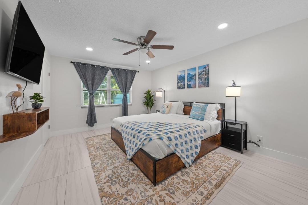 Photo of Bedroom in Riviera Beach