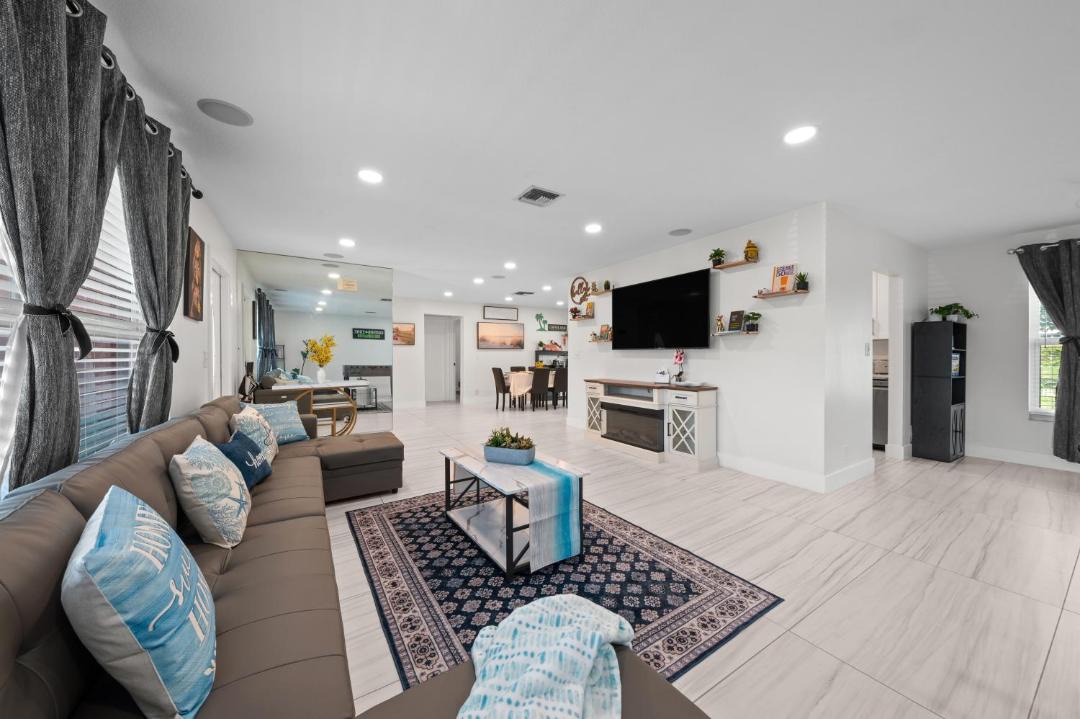 Photo of Livingroom in Riviera Beach