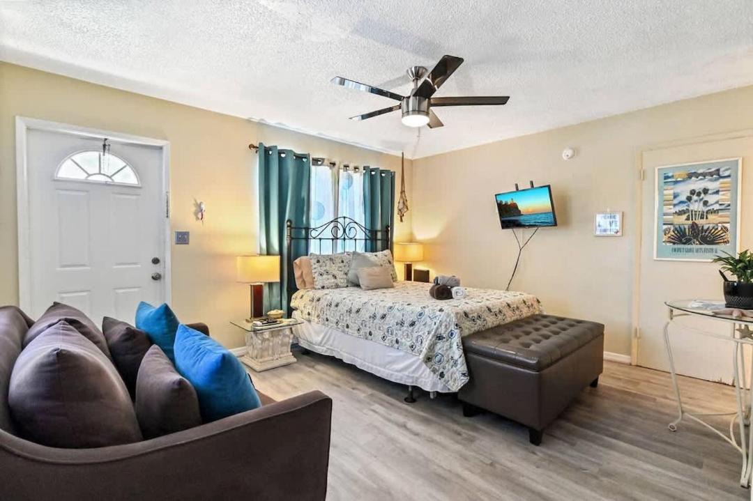Photo of Bedroom in Deerfield Beach