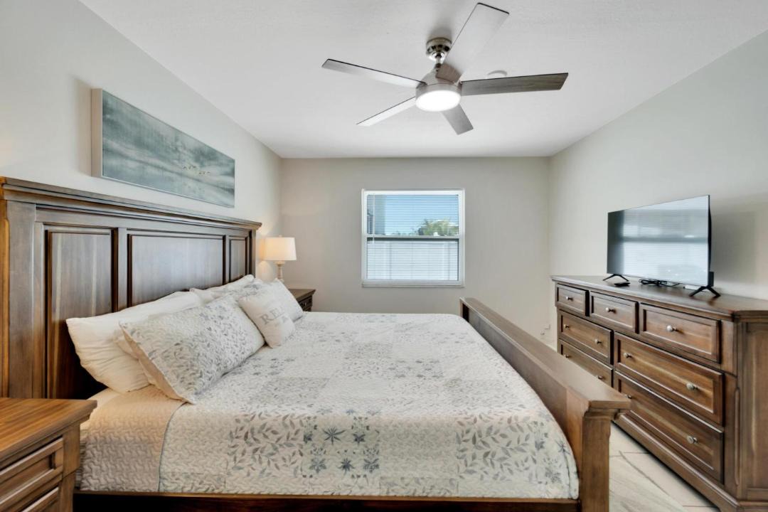 Photo of Bedroom in Apollo Beach