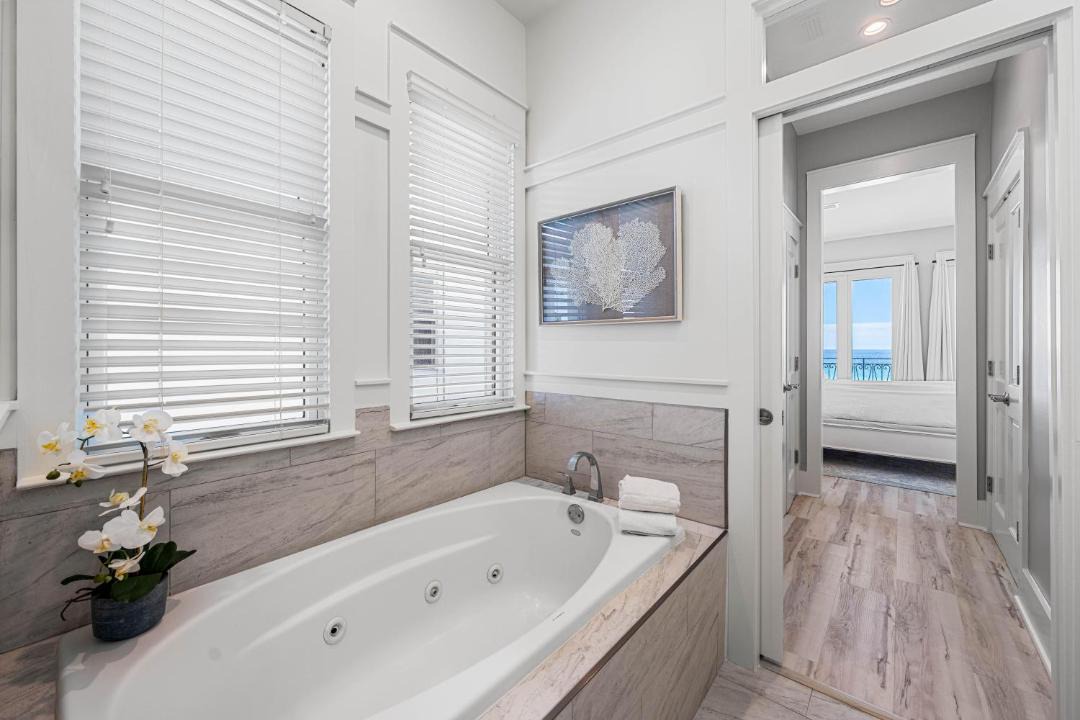 Photo of Bathroom in Delos