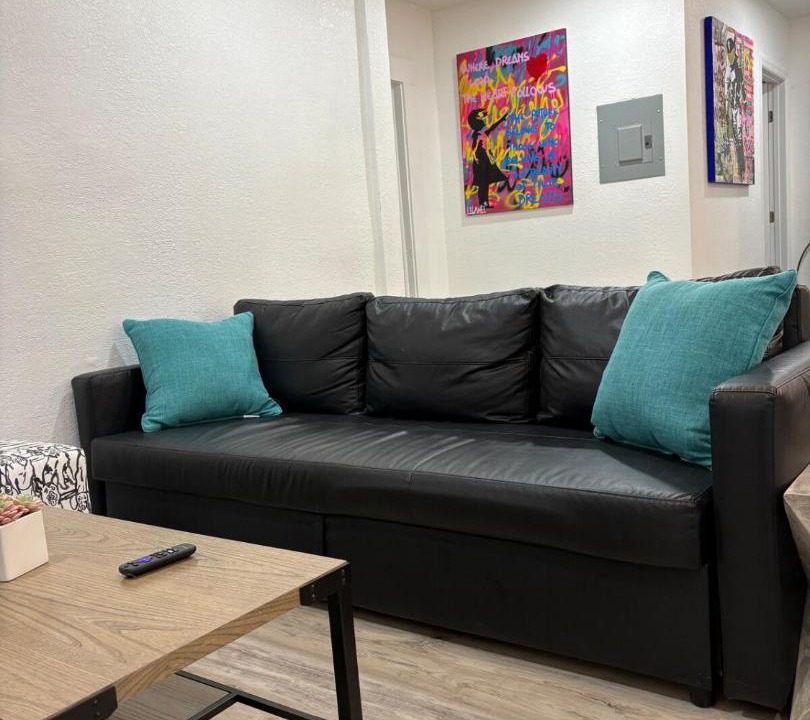 Photo of Livingroom in Historic Uptown