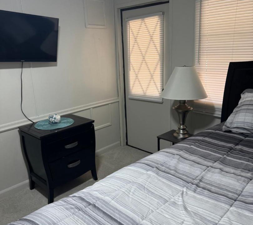 Photo of Bedroom in Bayshore Gardens