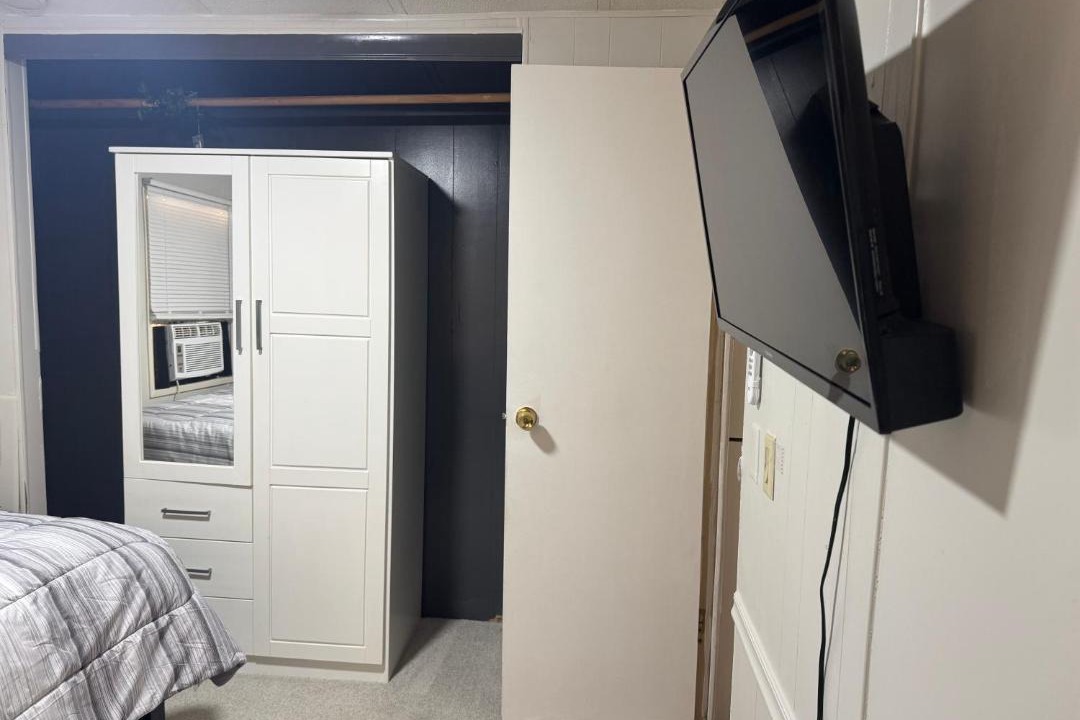 Photo of Bedroom in Bayshore Gardens