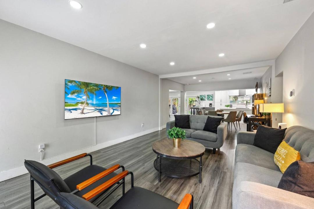 Photo of Livingroom in South Lake