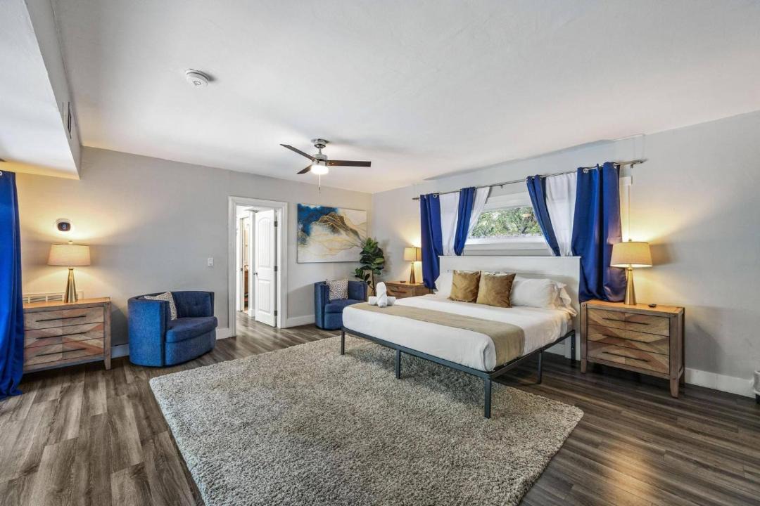 Photo of Bedroom in South Lake