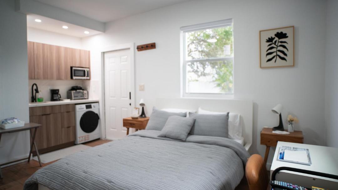 Photo of Bedroom in Allapattah