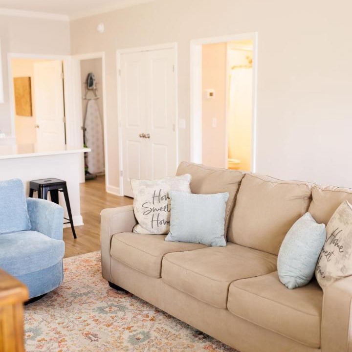 Photo of Livingroom in Midland City