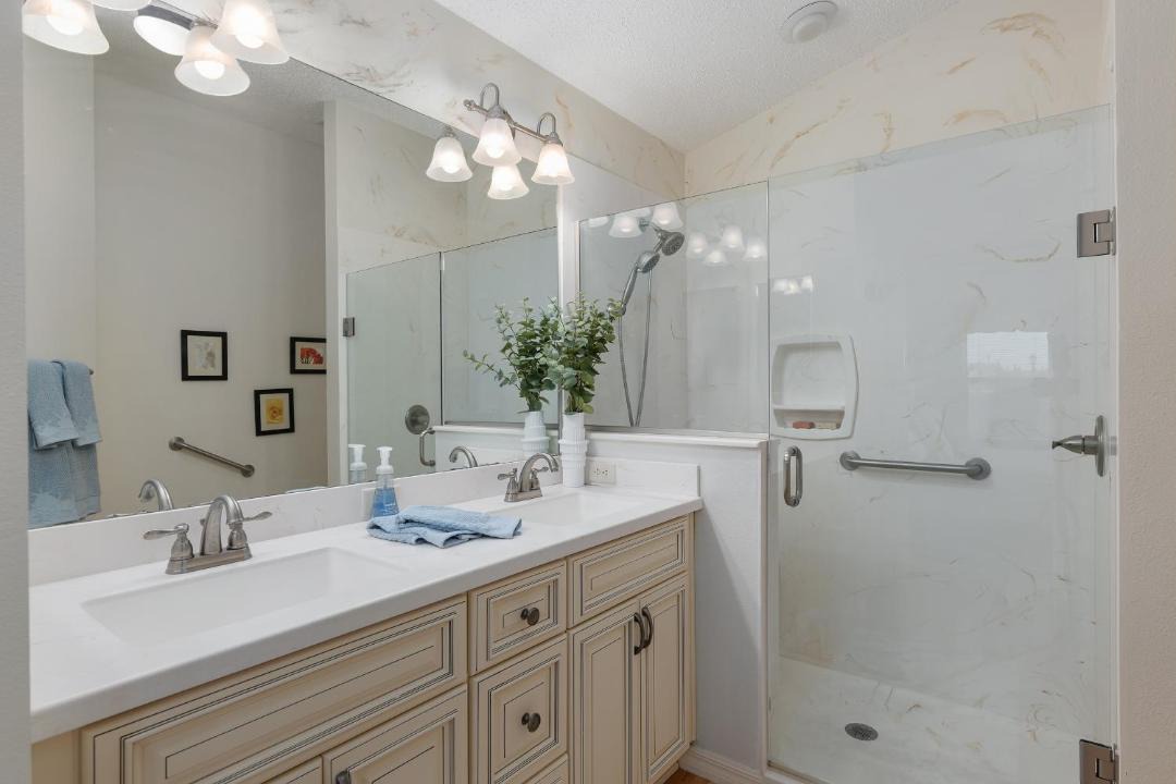 Photo of Bathroom in Duval