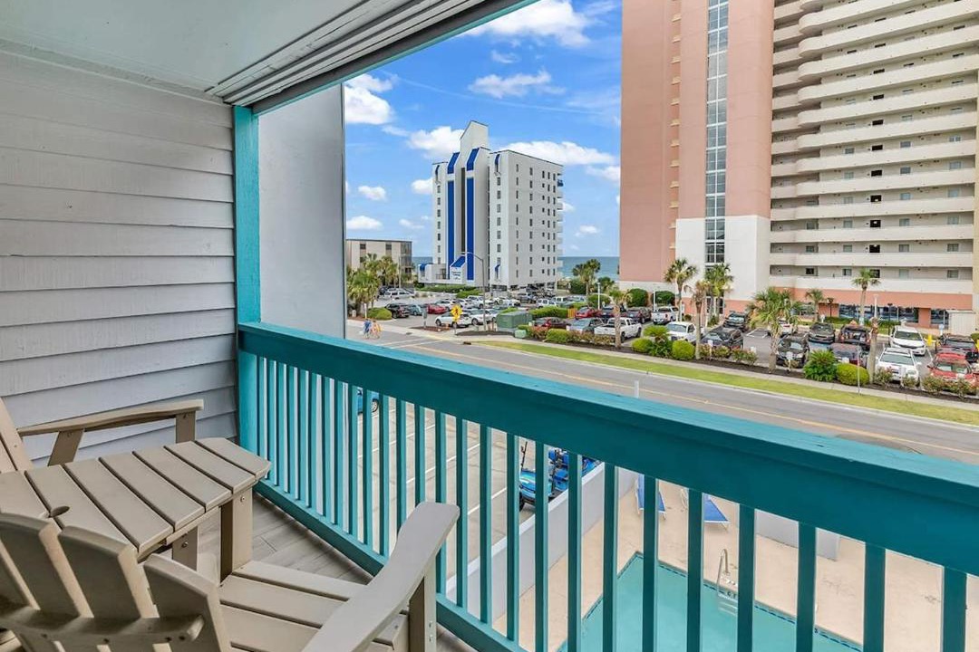 Photo of Patio Balcony in Crescent Beach