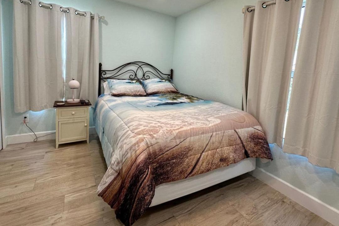 Photo of Bedroom in Ponce Inlet