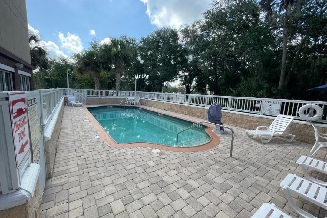 Photo of Patio Balcony in June Park