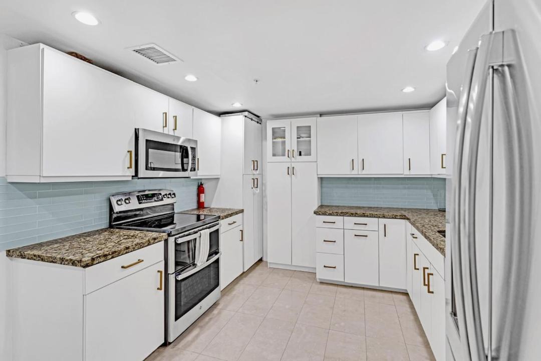 Photo of Kitchen in Mid Beach