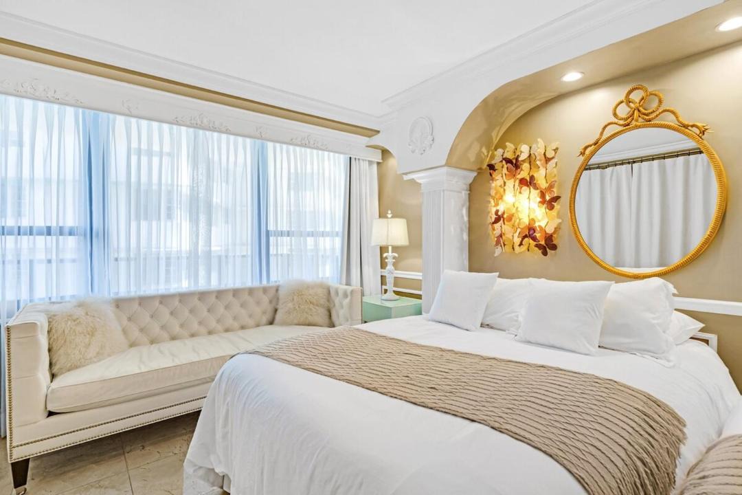 Photo of Bedroom in Mid Beach
